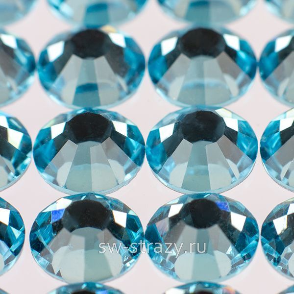 YHB 28 ss20 Aqua Bohemica HF 105